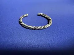 シルバー ツイスト バングルのサムネイル