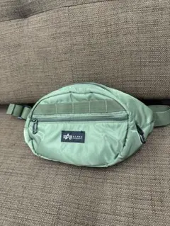 ● ALPHA INDUSTRIES オリーブグリーン ショルダーバックのサムネイル