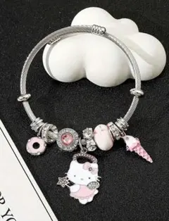 お値下げ！Hello kitty チャーム付き可愛いブレスレット