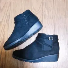 ブラック スエード ショート丈ブーツ ジッパー付き