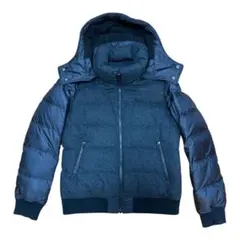 ブラックフード付き ダウンジャケット