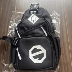 ZHENMEISHI ボディバッグ ブラック USBポート付き