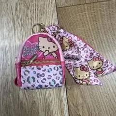 サンリオ　日焼けキティ　スカーフ付きチャームポーチ　リュック　キーホルダー