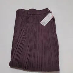 新品　ユニクロ　シフォンプリーツスカートパンツ　Ｓサイズ