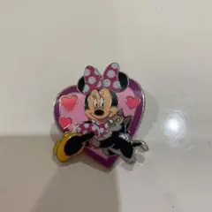 ミニーちゃん　アウラニ購入ピンバッチ