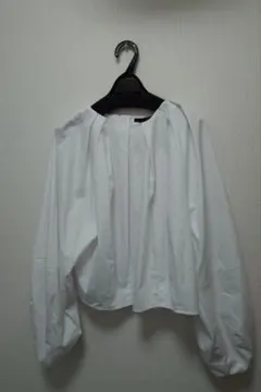 ZARA新ホワイト バルーンスリーブ シャツ
