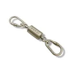 GUCCI✨グッチ　カラビナ　ダブルフック　シルバー　ロゴ刻印　キーホルダー