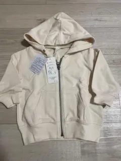 フード付きクリーム色トレーナー　80cm