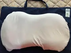 9セルピロー 2号 040 パイプ　ロフテー　枕　カバー付き