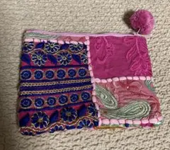 刺繍入りポーチ