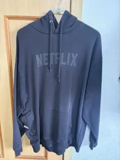 Netflix × BEAMS / LogoHoody パーカー