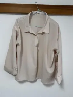 CECIL McBEE 長袖シャツ ベージュ Mサイズのサムネイル