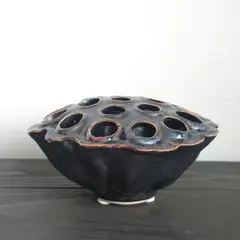 陶器 蓮の花托 置物 縁起物のサムネイル