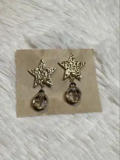 星形金色ピアス クリスタルドロップ付き