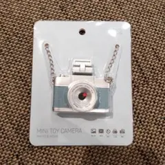 新品未開封　スリーコインズ　ミニトイカメラ　ブルー　青色