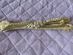 黄色の花飾り付き帯締め