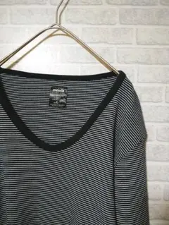 EDWIN Vネックボーダーカットソー