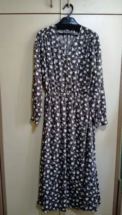 花柄長袖ワンピース
