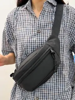 ボディバッグ　黒 ユニセックス　ショルダーバッグ　ウエストポーチ ワンショルダー