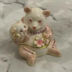 ミニチュア作家 一点もの ガラスドーム入りの陶器製 お花を持ったくま 