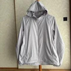 【ユニクロ】UVポケッタブルパーカー　ライトグレー（L）　美品
