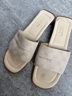 GUCCI グッチ サンダル GG 24cm 37 人気サンダルベージュのサムネイル