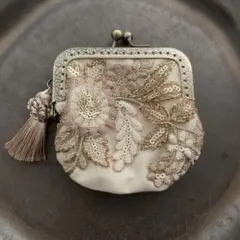 インド刺繍リボン　がま口　ハンドメイドポーチ ピンクベージュ　花柄