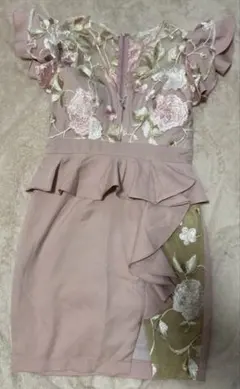 Dazzy キャバドレス ピンク×ベージュ 花柄刺繍 フリル ペプラムドレス S