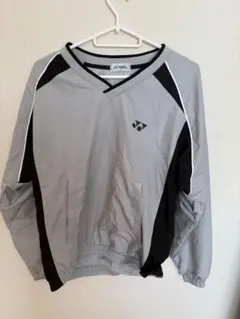 値下げ中！！！　ヨネックス グレー ブラック Vネック ウォームアップウェア