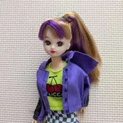 ハッシュタグリカ　ピープススイーツ　紫髪　パーカー