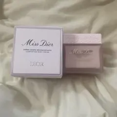 Miss Dior ボディクリーム 150ml♡香水サンプル付き♡のサムネイル