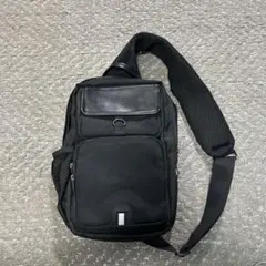 NUBILY ブラックナイロンショルダーバッグ