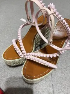 Christian Louboutin ピンク スタッズ ウェッジサンダルのサムネイル