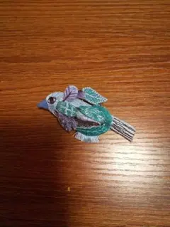 ブローチ インコ