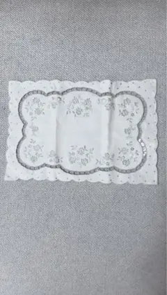 近沢レースのランチョンマット