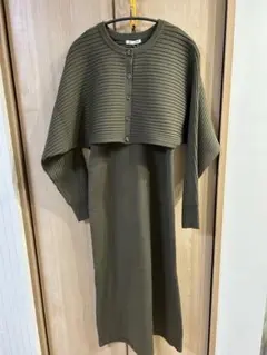 新品　GU オリーブ色リブ編みロングニットカーディガン付きワンピース