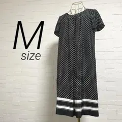 【美品】フィールドドリーム ドット柄 半袖ひざ丈ワンピースのサムネイル