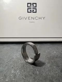 Givenchyリング24号前後