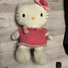 特大ハローキティ　ぬいぐるみ