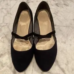 黒 スエード風 ストラップ付き パンプス