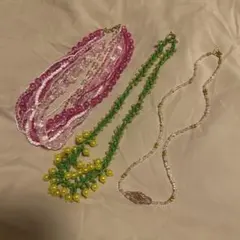 ビーズ編みフラワーモチーフネックレス3本セット