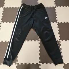 Nike ブラックジャージパンツ サイドストライプ