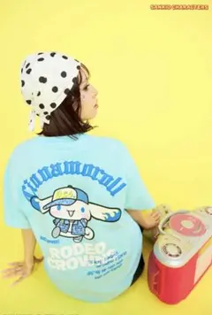 【新品未使用タグ付き】ロデオクラウンズ　シナモンTシャツ　サンリオコラボのサムネイル