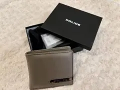新品未使用品 POLICE グレー 二つ折り財布のサムネイル