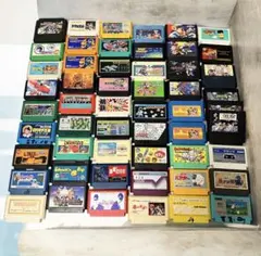 ファミコンソフト54本まとめ売り　壁掛用収納ポケット　カセットケースのおまけ付き