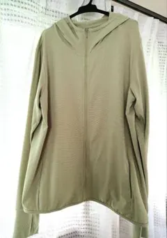 UNIQLO エアリズムUVカットメッシュパーカー