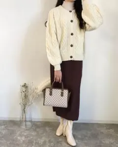 ingni クルーネックケーブルカーディガン　ニットカーディガン アイボリー