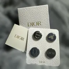 Dior ロゴ入りブローチ 4個セット ピンバッジ