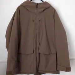 UNIQLO　ハイブリッドダウンパーカ（3Dカット）