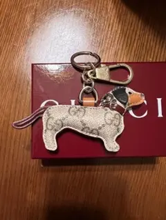 GUCCI ドッグ シェイプ バッグチャーム GGスプリーム 美品 未使用 箱付 極美品】GUCCI ドッグ シェイプ バッグ チャーム GGスプリーム 箱付き